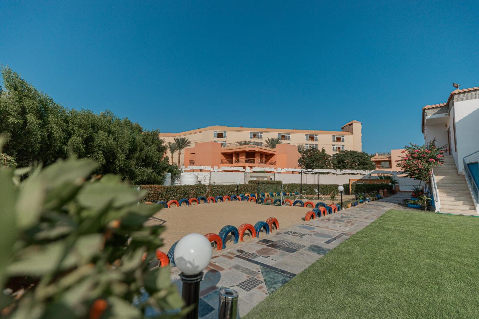 Andalusia Blue Beach Hurghada Aparthotel Exterior photo