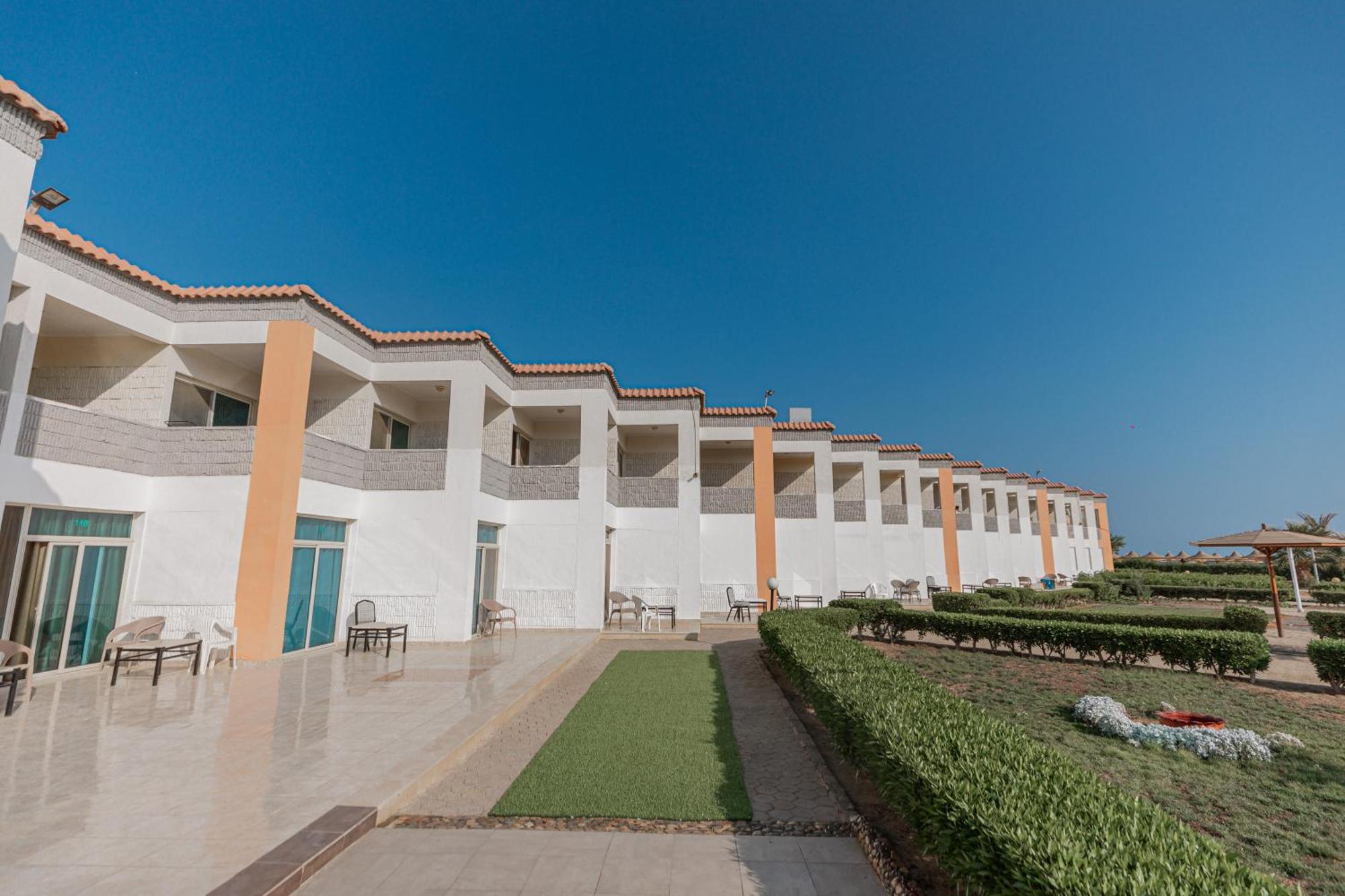 Andalusia Blue Beach Hurghada Aparthotel Exterior photo